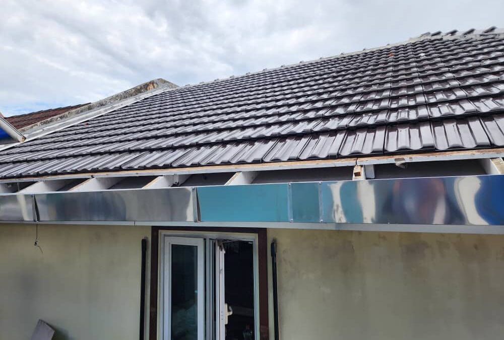 Stainless Steel Rain Gutter Installation at Senai