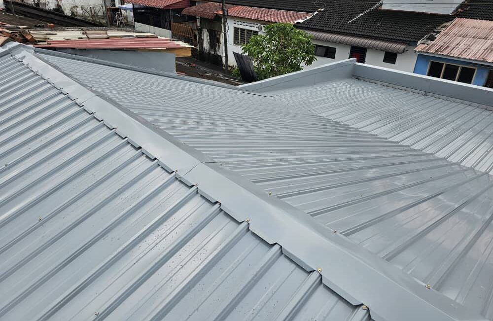 Metal deck ridge capping Metal deck ridge capping